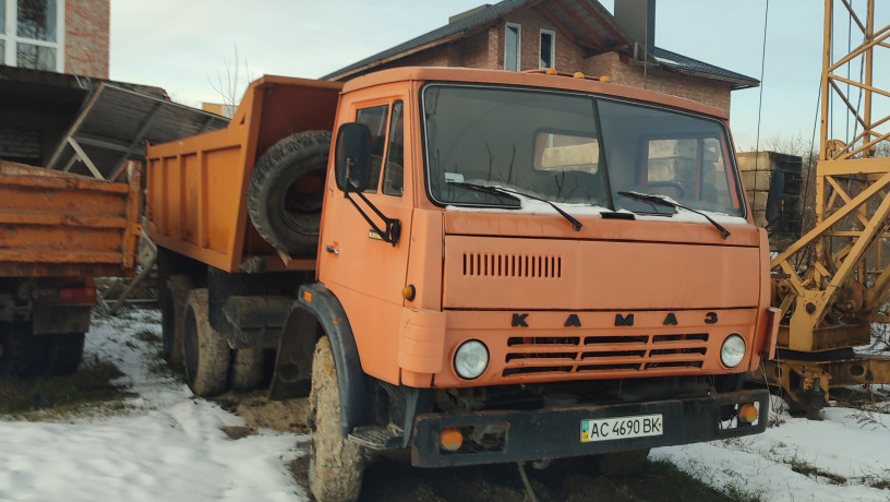 kamaz-55111-specializovanii-vantaznii-samoskid-big-0