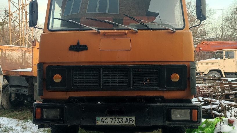 maz-5551-specializovanii-vantaznii-samoskid-big-0