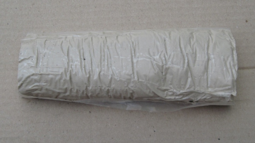 zamazka-lipucka-dlia-okon-stykov-germeplast-1-kg-big-3