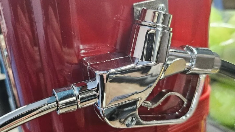 dispenser-dlia-napitkov-retro-zapravka-s-dvumia-otsekami-po-750-ml-big-2