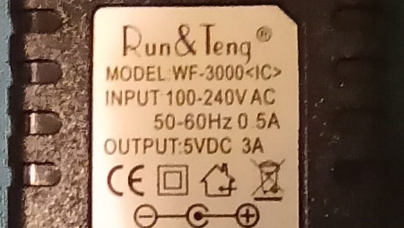 impulsnyi-blok-pitaniia-5v-3a-dlia-kamer-nabliudeniia-big-0