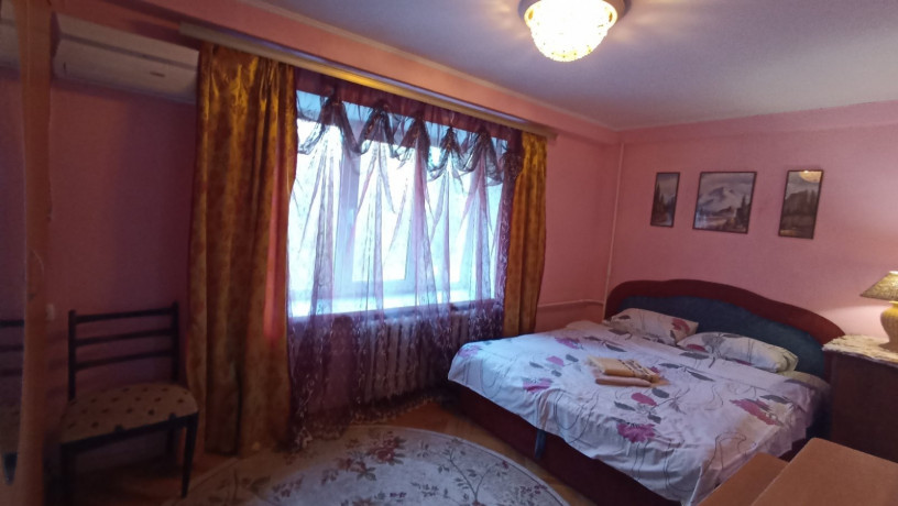 sniat-kvartiru-v-kieve-bez-komissii-sdaiu-4k-kvartiru-v-centre-metro-pecerskaia-big-3