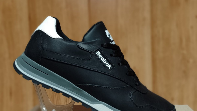 krosivki-skiriani-colovici-reebok-big-0