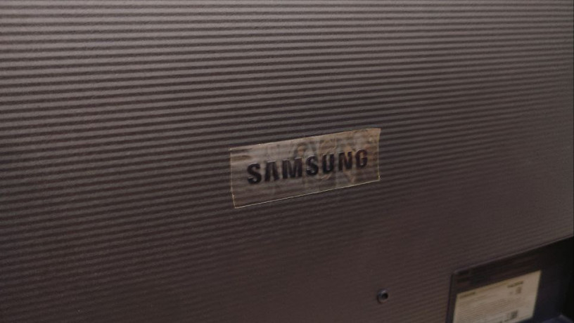 monitor-32-samsung-u32j590u-3840x2160-4k-big-6
