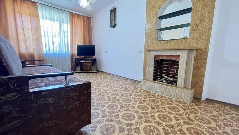 komfortnaia-2-kkv-na-centralnom-pr-i-ul-sobornoi-big-0