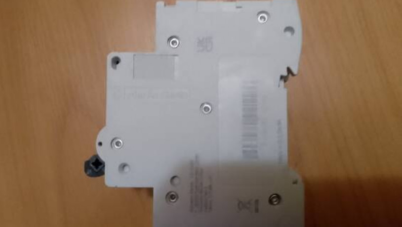 avtomaticnii-vimikac-mcb-multi9-c60n-3p-10a-m9f10310-schneider-electric-big-3
