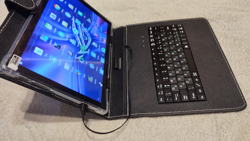 planset-universalnii-pad-ultra-101-android-z-klaviaturoiu-big-1