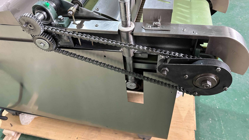 ovocerizka-narizka-slaisami-ta-kubikami-stvega-belt-cutter-gilo-h300-big-5