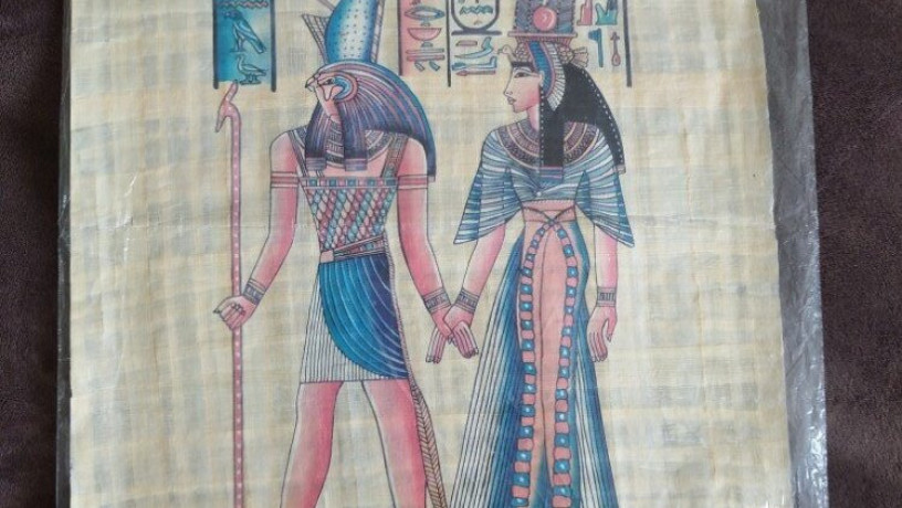 jegipetskii-papirus-gor-i-nefertiti-2006-rik-big-0