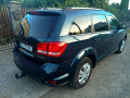 avtomobil-dodge-journey-small-2