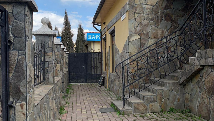 prodaz-3-poverxovogo-budinku-z-garazem-ta-magazinom-v-m-ivano-frankivsk-big-2