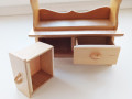 stelaz-iz-skrinkami-dlia-barbi-small-2