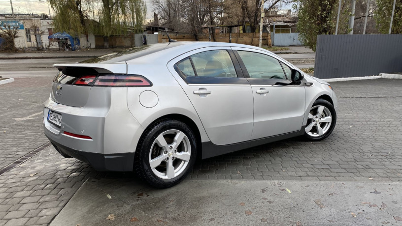 chevrolet-volt-2014-big-3