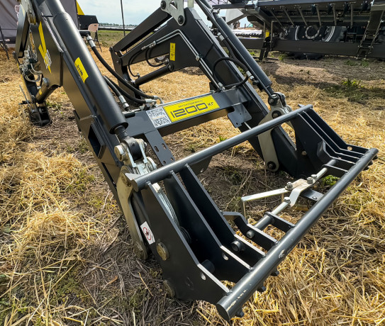 frontalnii-navantazuvac-na-traktor-sunpower-max-1200-big-3