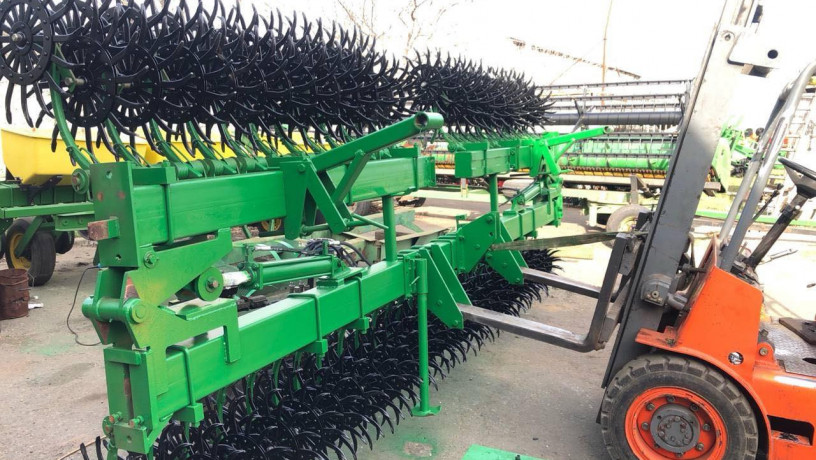rotacionnaia-borona-motyga-john-deere-400-46-6-9-12-14-m-big-0
